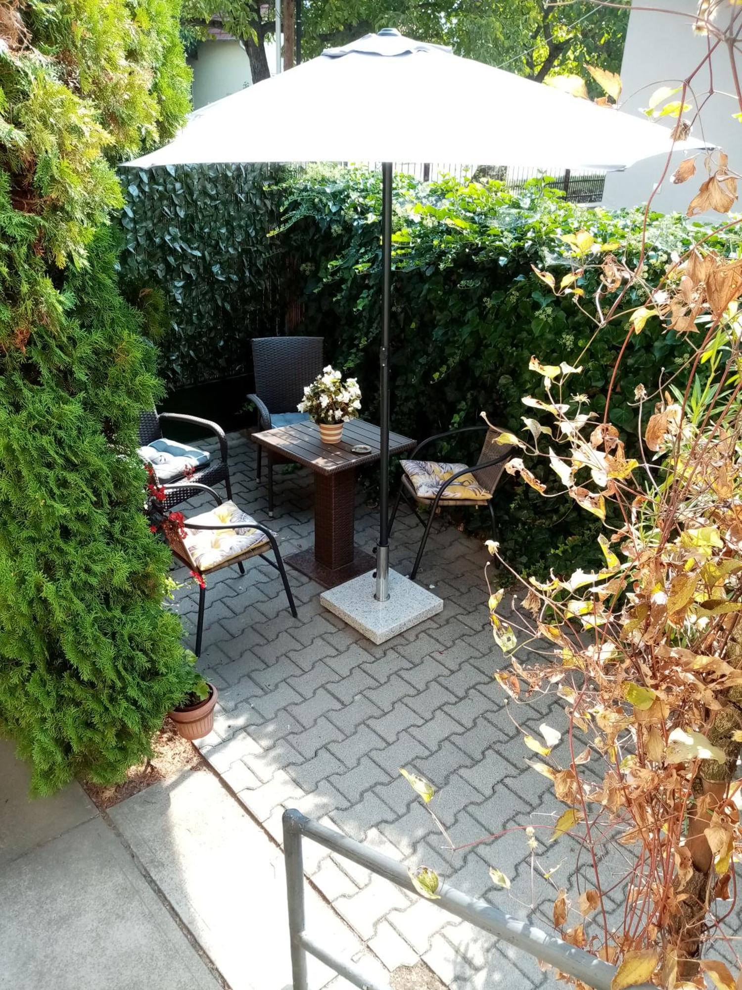 Csaladi Vendeghaz Apartment Eger Exterior photo