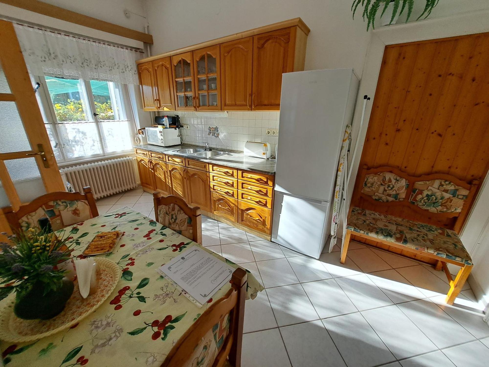 Csaladi Vendeghaz Apartment Eger Exterior photo