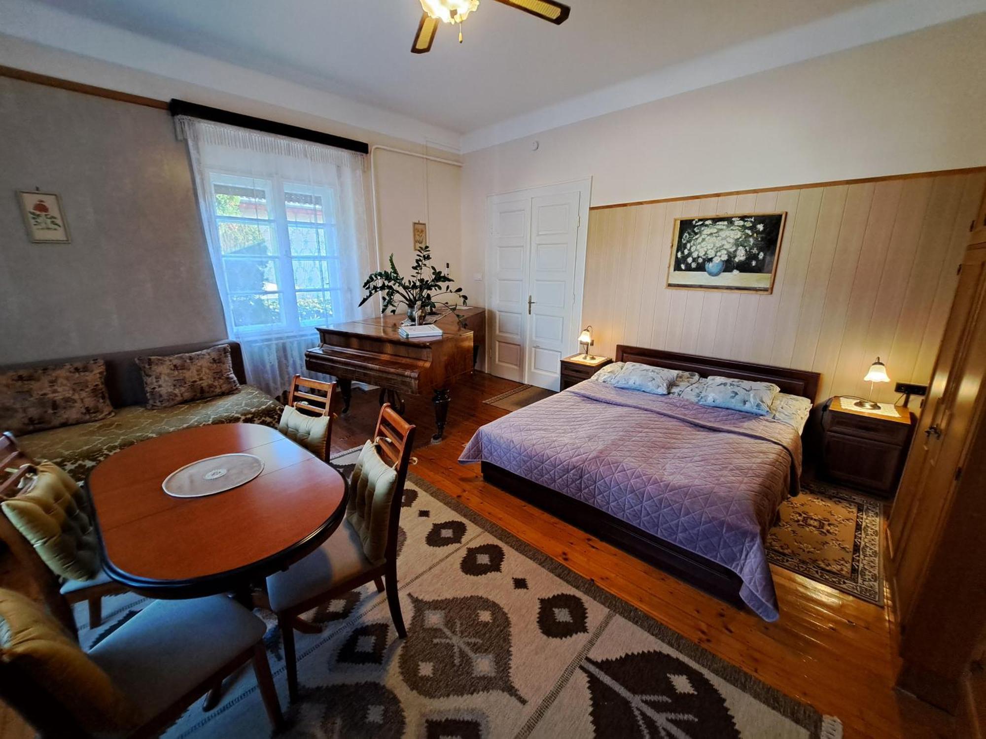 Csaladi Vendeghaz Apartment Eger Exterior photo